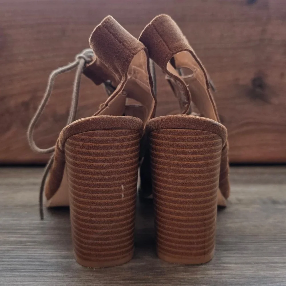 JustFab Malaney Brown Faux Suede Lace Up Block Heel Gladiator Sandals 8.5